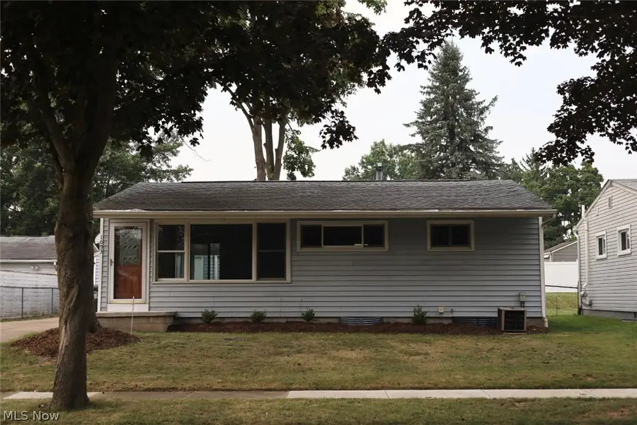 1093 Sutherland Avenue, Akron, OH 44314 - #3