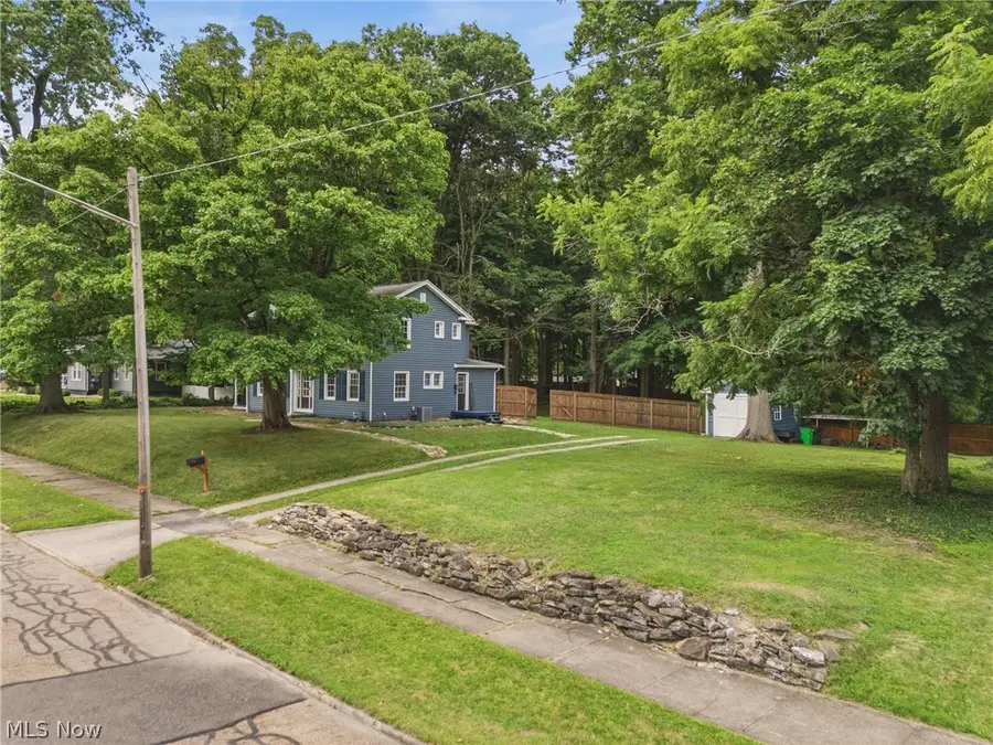 325 Vincent Street, Alliance, OH 44601 - #3