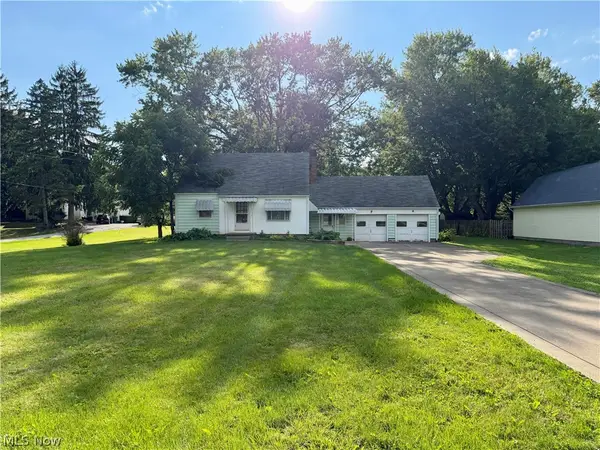 4111 Broadway Ne Avenue, Louisville, OH 44641