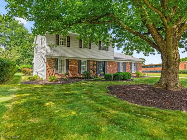 805 Fair Oaks Sw Avenue, North Canton, OH 44720