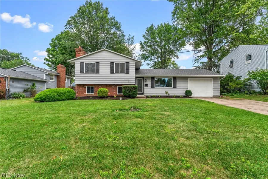 4221 Princess Anne Court, Lorain, OH 44052 - #2