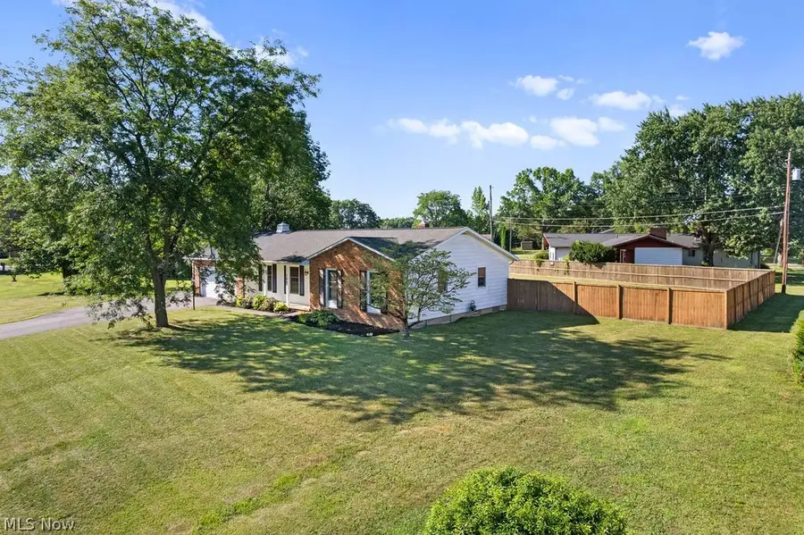 586 Brookpark Drive, Cuyahoga Falls, OH 44223 - #2