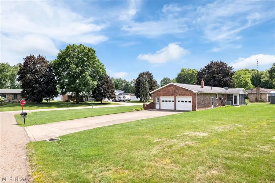 5059 Broadview Ne Street, Louisville, OH 44641 - #3