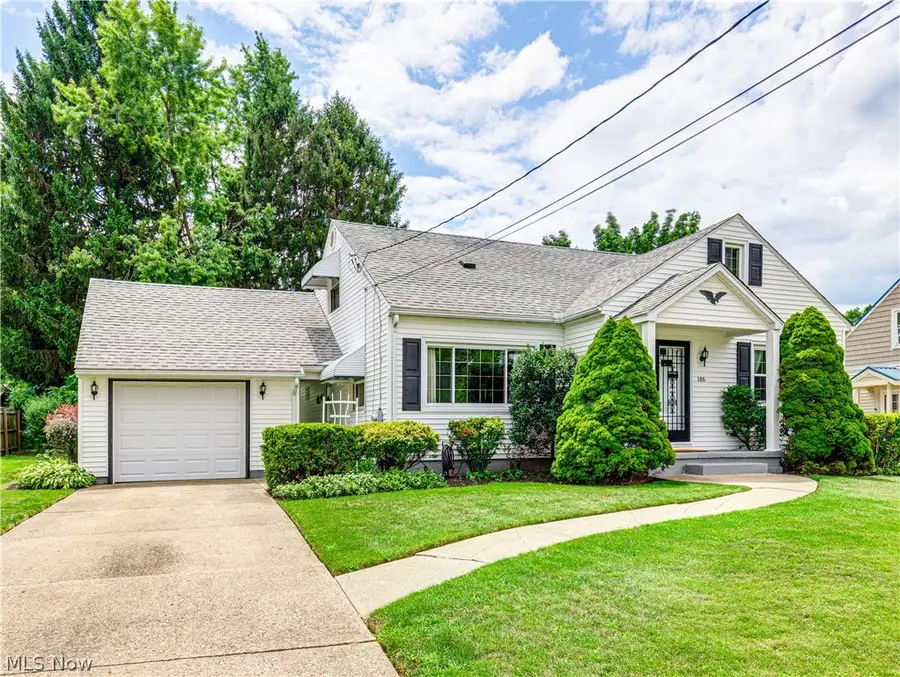 186 E Woodsdale Avenue, Akron, OH 44301 - #2