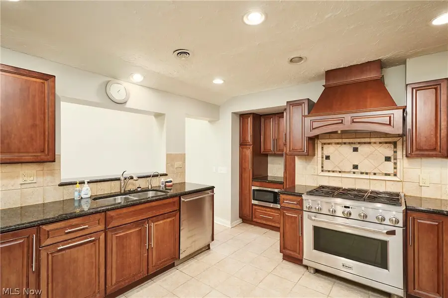 994 Worton Park Drive, Mayfield, OH 44143 - #3