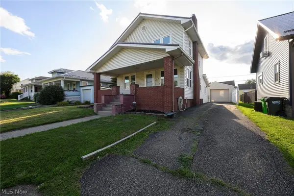 320 Oak Street, Uhrichsville, OH 44683