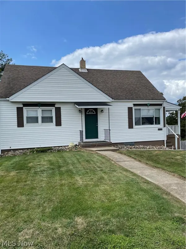 203 Leonard Avenue, Wintersville, OH 43953
