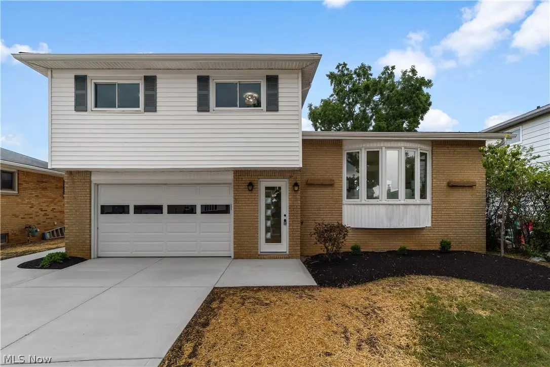 6881 Lantern Lane, Parma Heights, OH 44130 - #1