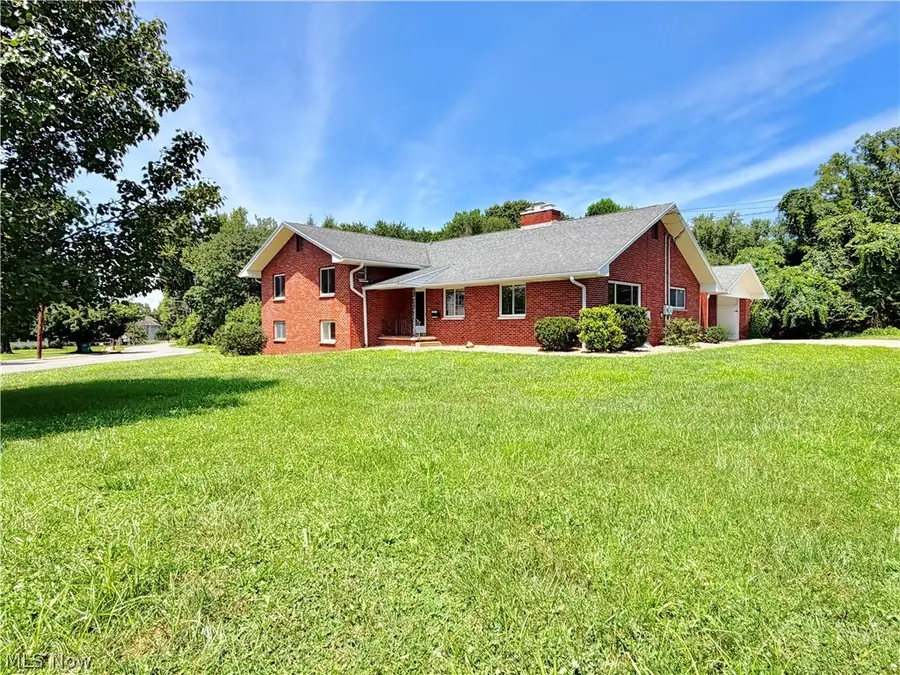 961 Lakeview Drive, Parkersburg, WV 26104 - #2