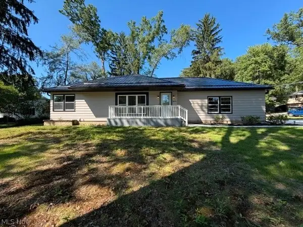 3045 Endicott Way, Silver Lake, OH 44224