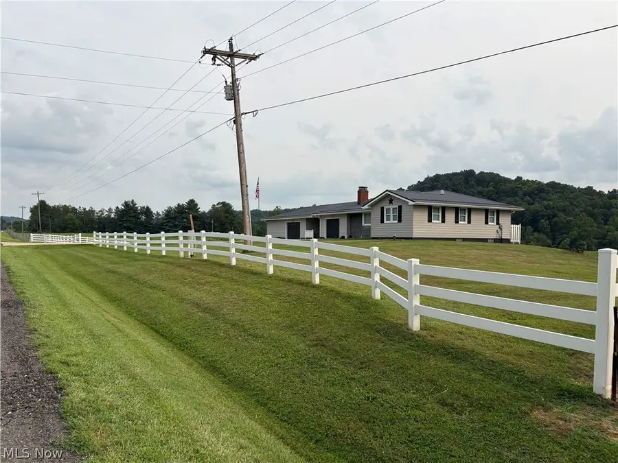 15103 State Route 258 Sw, Newcomerstown, OH 43832 - #2