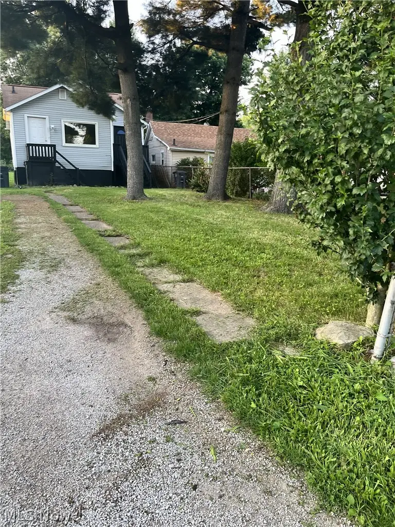 371 Beth Street, Akron, OH 44301 - #2