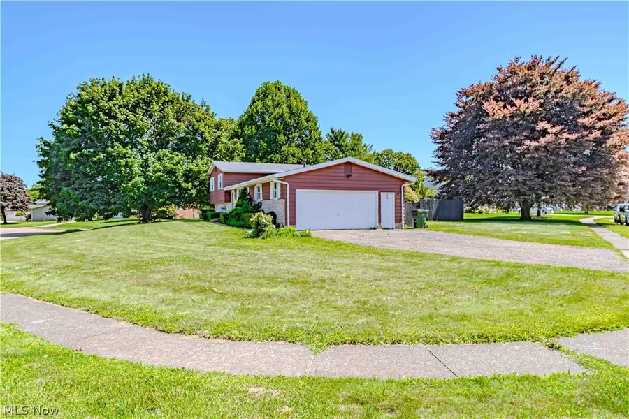 932 Richards Drive, Louisville, OH 44641 - #3