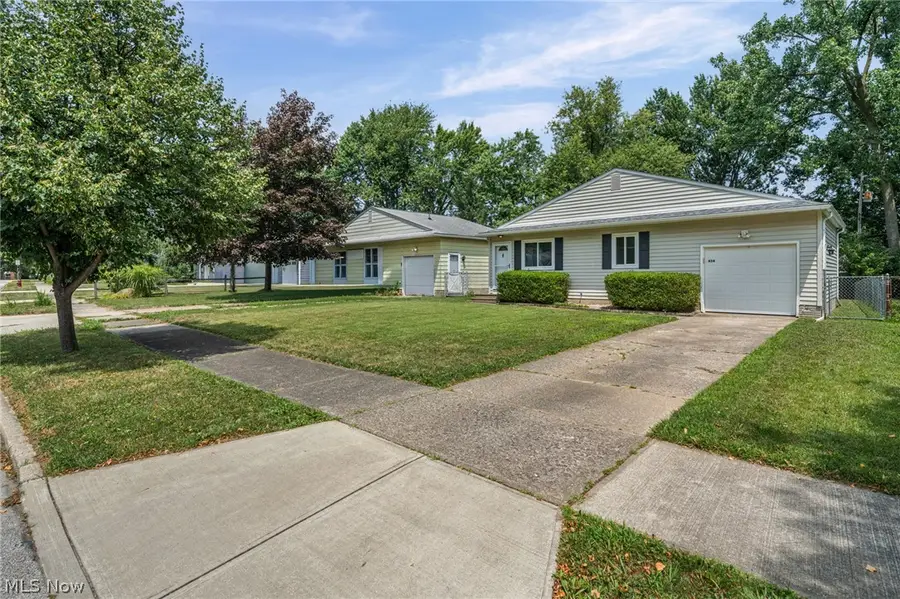 654 Wesley Drive, Berea, OH 44017 - #3