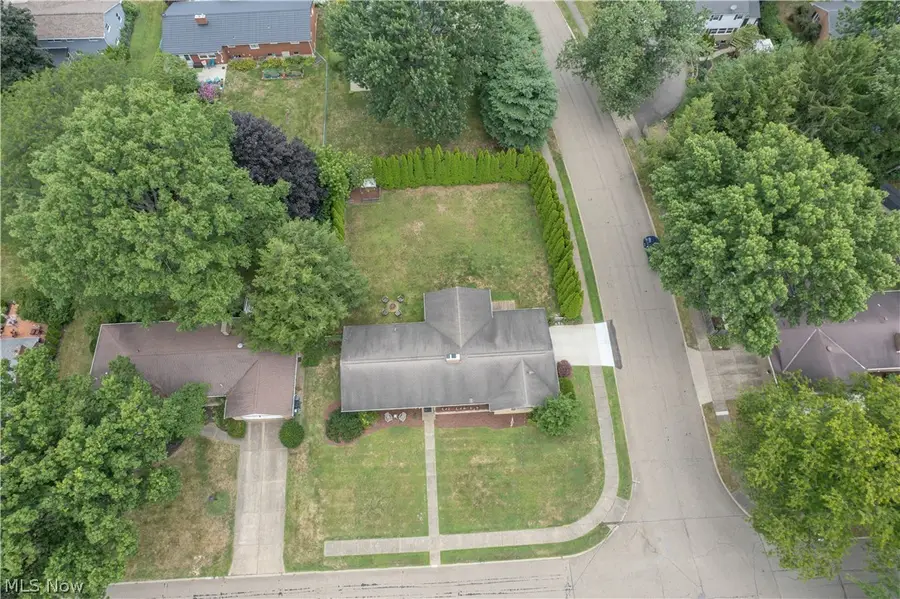 731 Bachtel Se Street, North Canton, OH 44720 - #2