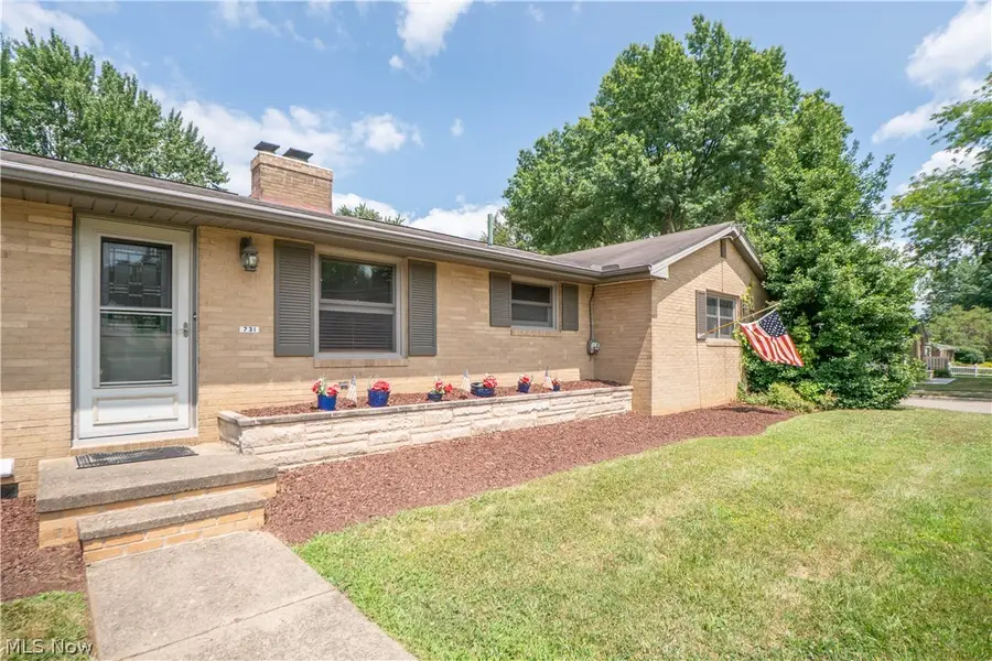 731 Bachtel Se Street, North Canton, OH 44720 - #3