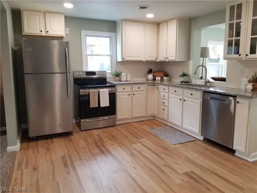 4114 Buchtel Ne Avenue, Louisville, OH 44641 - #2