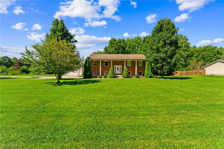 3755 Lyntz Townline Sw Road, Lordstown, OH 44481 - #2