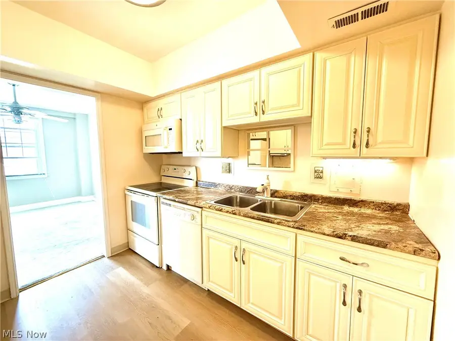 19015 Van Aken Boulevard #516, Shaker Heights, OH 44122 - #3