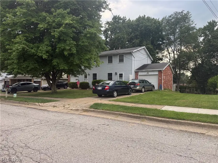1453 Ellesmere Nw Avenue, North Canton, OH 44720 - #2