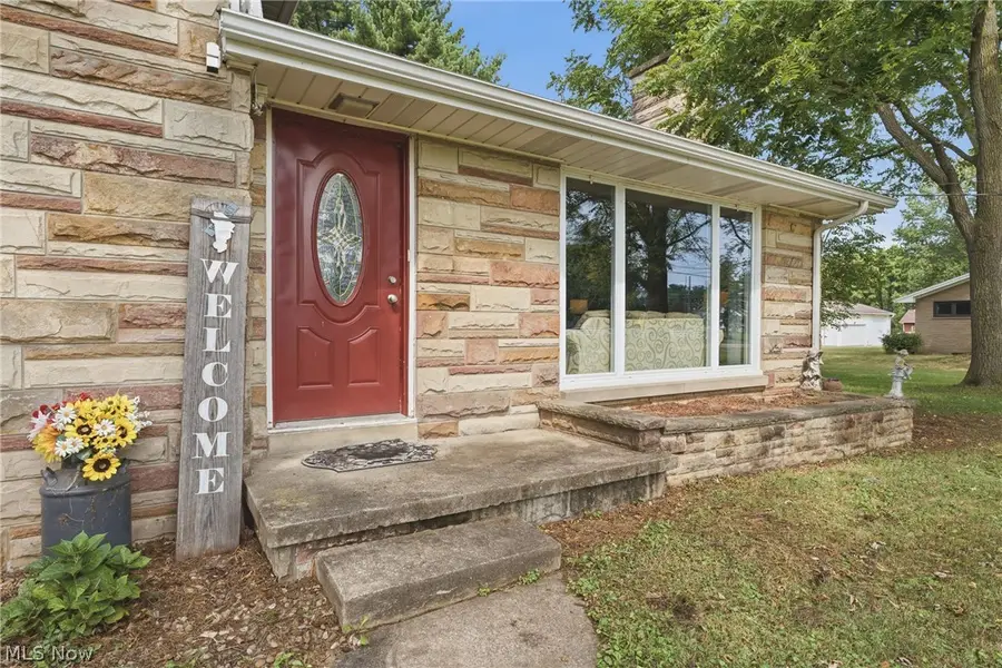 11501 Manchester Sw Avenue, Beach City, OH 44608 - #2