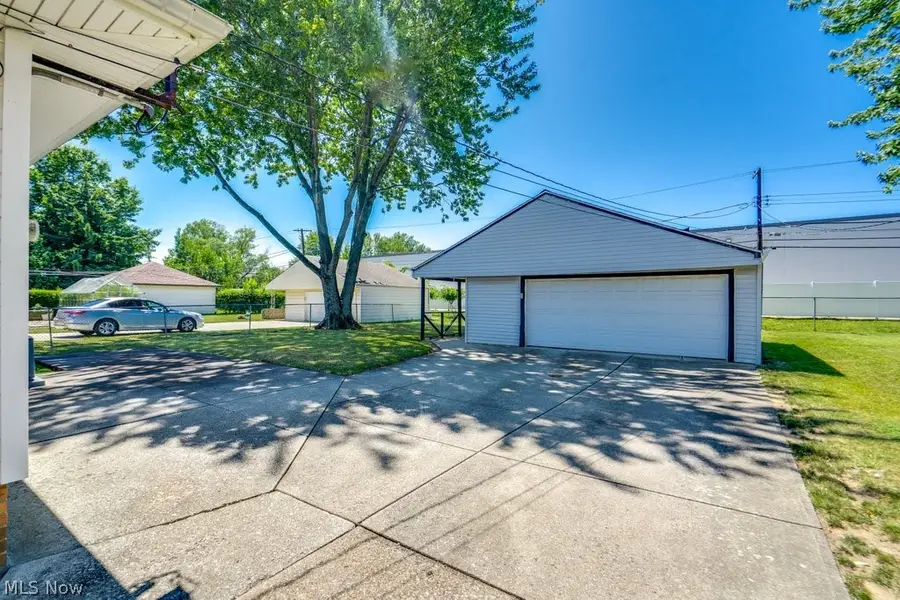 6982 Maplewood Road, Parma Heights, OH 44130 - #3