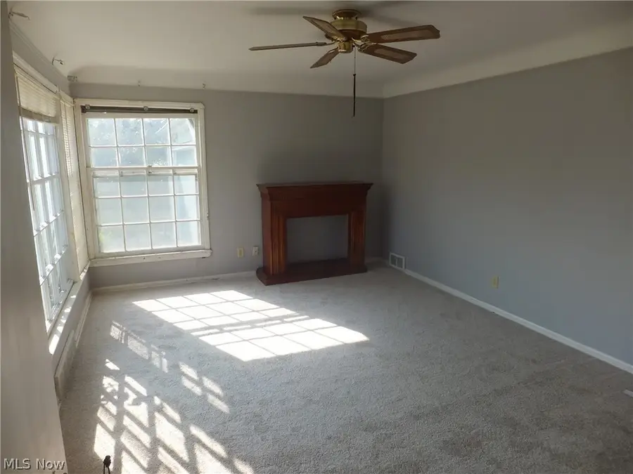12929 W Pleasant Valley Road, Parma, OH 44129 - #2