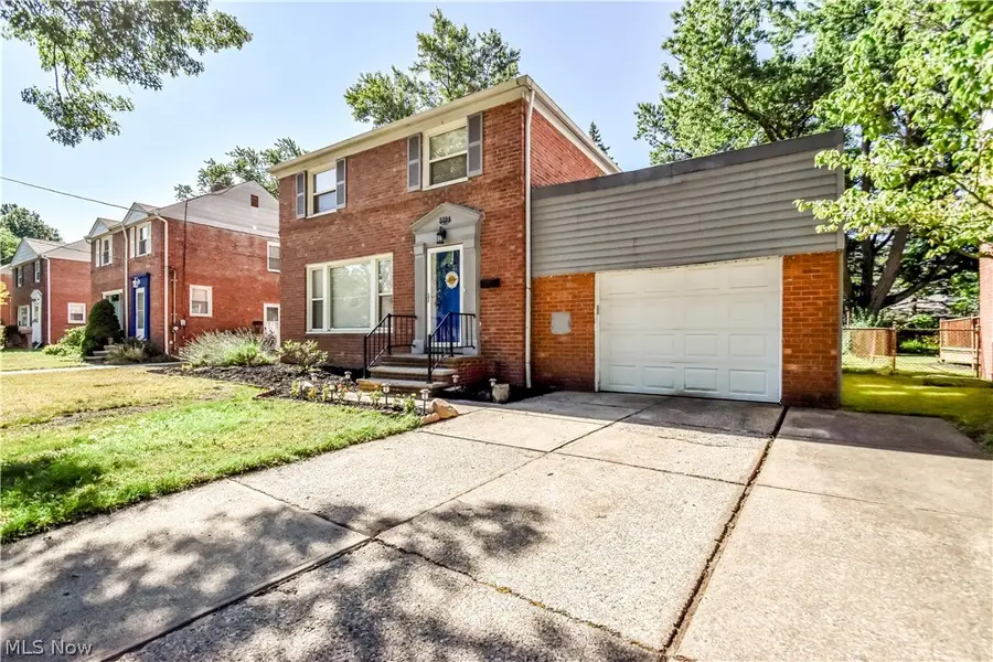 5284 Haverford Drive, Lyndhurst, OH 44124 - #3