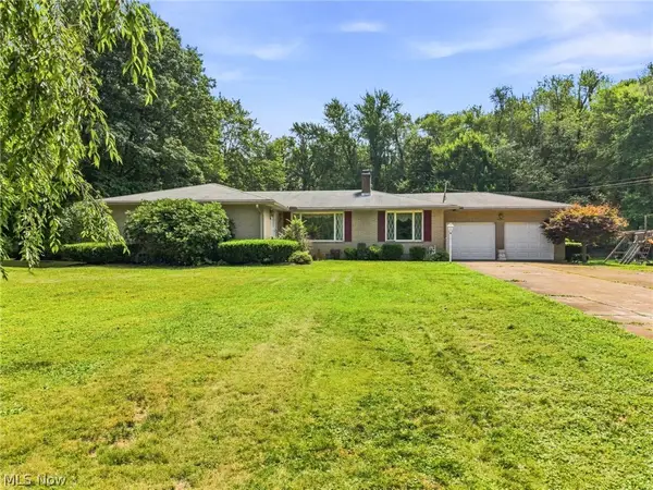 1129 Oak Tree Road, Akron, OH 44320