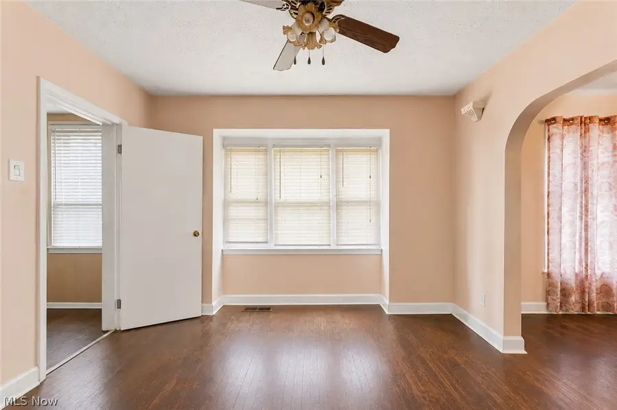 18914 Neff Road, Cleveland, OH 44119 - #3
