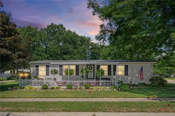 61 Periwinkle Drive, Olmsted Twp, OH 44138