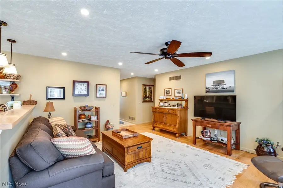 824 Willow Creek Drive, Akron, OH 44333 - #3