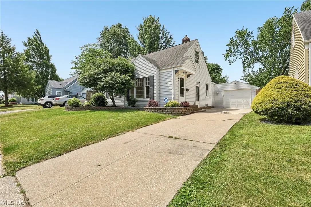 1666 Thornapple Avenue, Akron, OH 44301 - #1