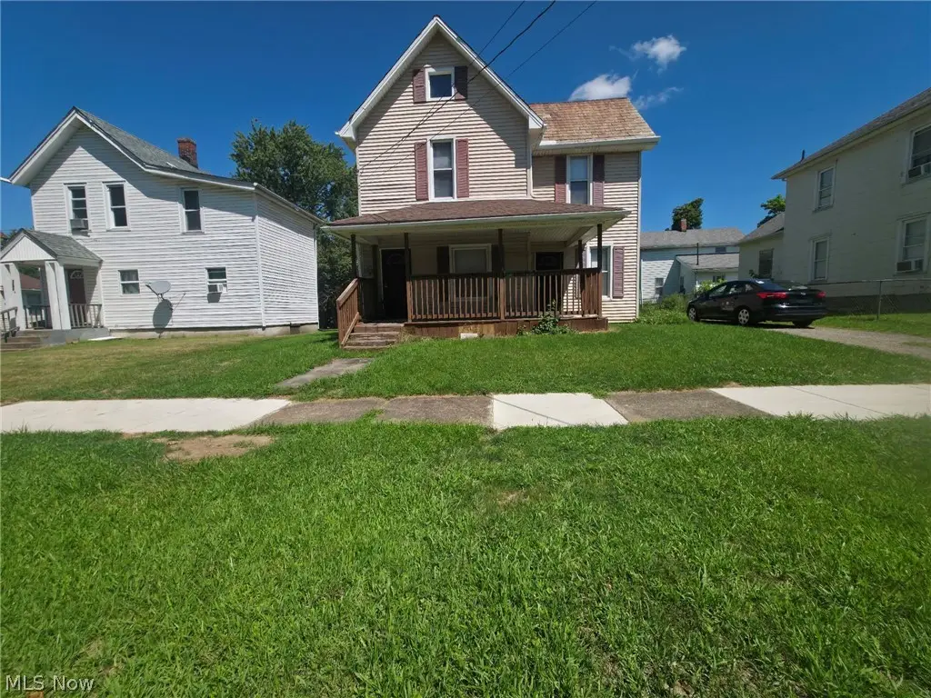 1203 Woodland Nw Street, Warren, OH 44483 - #1