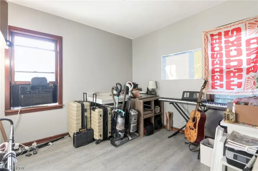 3319 W 111th Street, Cleveland, OH 44111 - #3