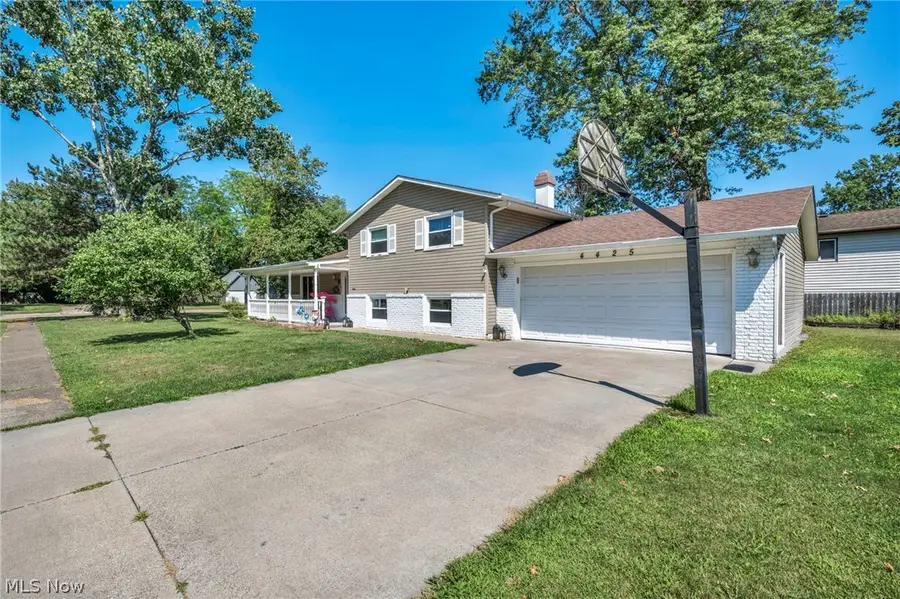 4425 Queen Anne Avenue, Lorain, OH 44052 - #2