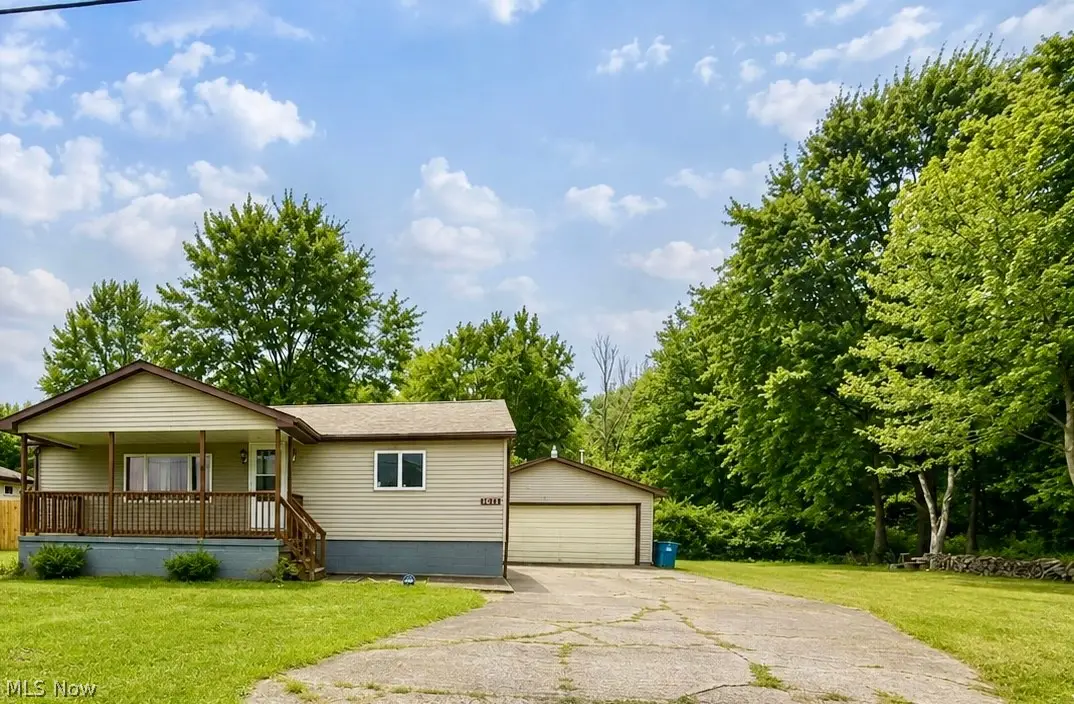 2419 Hewitt Gifford Sw Road, Lordstown, OH 44481 - #1