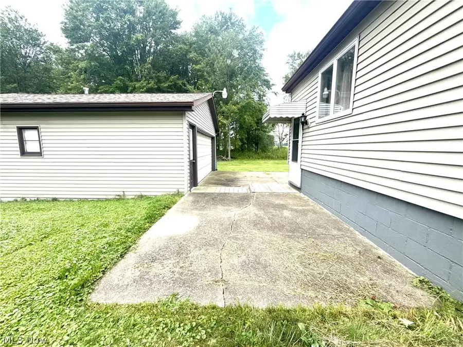 2419 Hewitt Gifford Sw Road, Lordstown, OH 44481 - #2