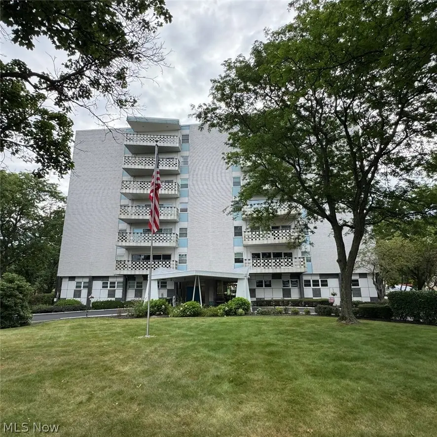275 N Portage Path, Akron, OH 44303 - #1