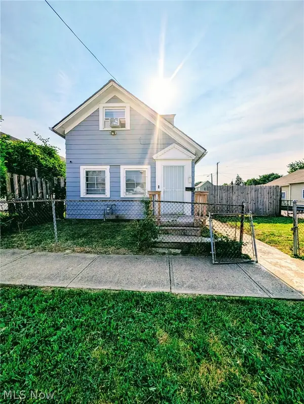 3233 W 52nd Street, Cleveland, OH 44102