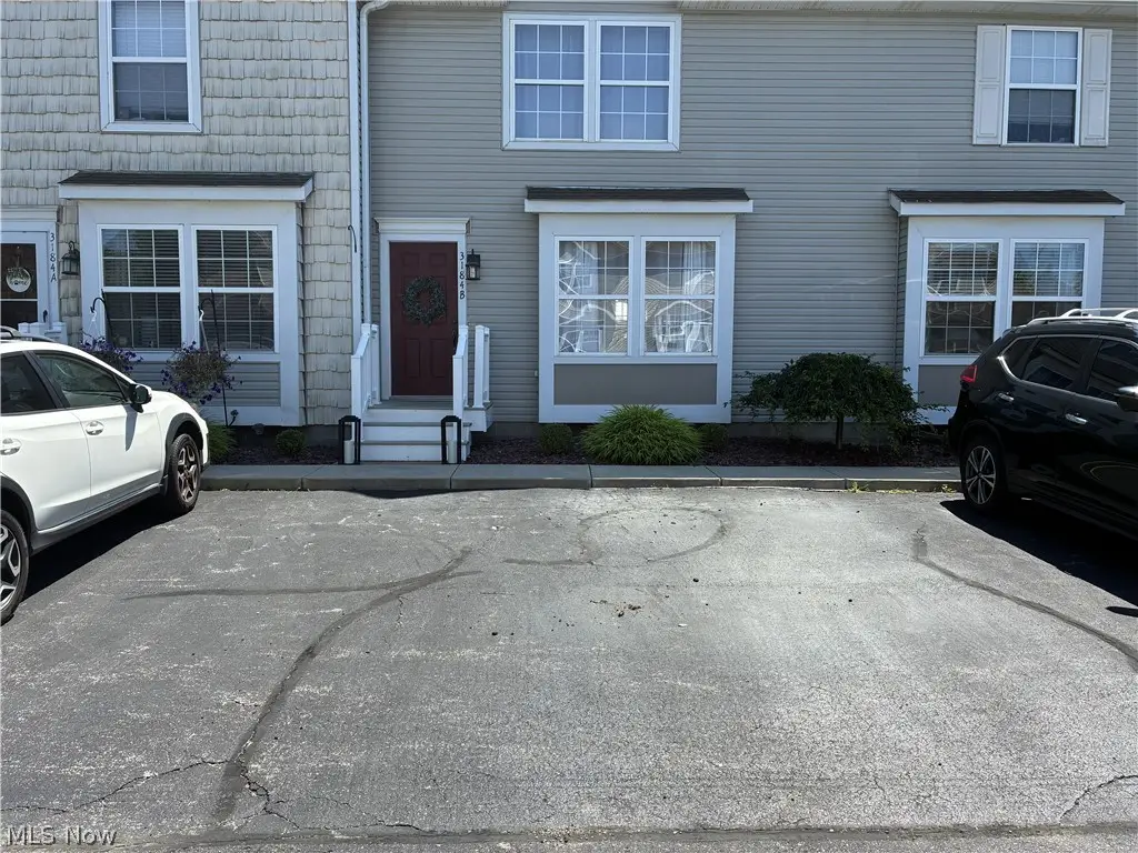 3184 Deer Trail #B, Cortland, OH 44410 - #1