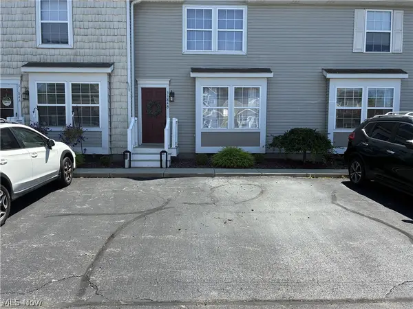 3184 Deer Trail #B, Cortland, OH 44410