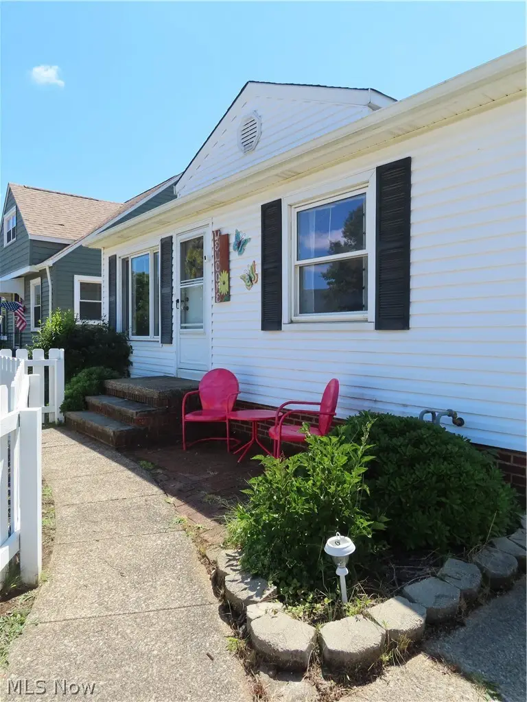 8515 Renwood Drive, Parma, OH 44129 - #2