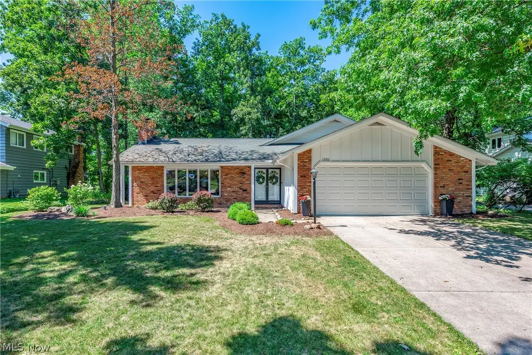 1920 Bromton Drive, Lyndhurst, OH 44124 - #1