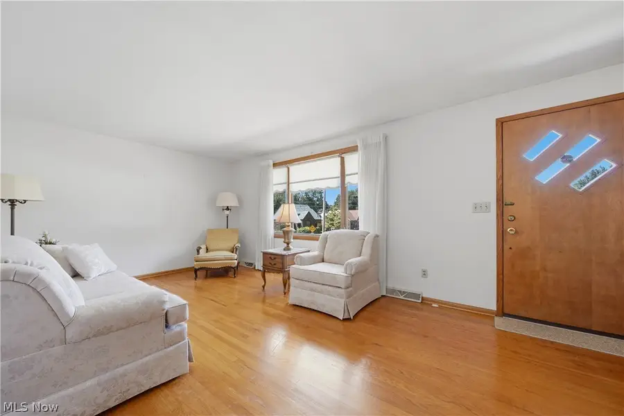 3304 Beverly Ne Avenue, Canton, OH 44714 - #2