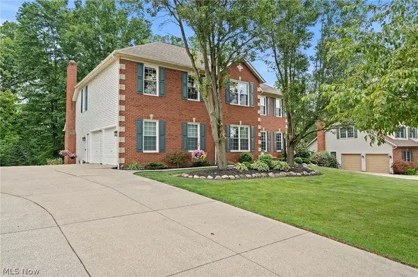 215 Beaumont Trail, Aurora, OH 44202