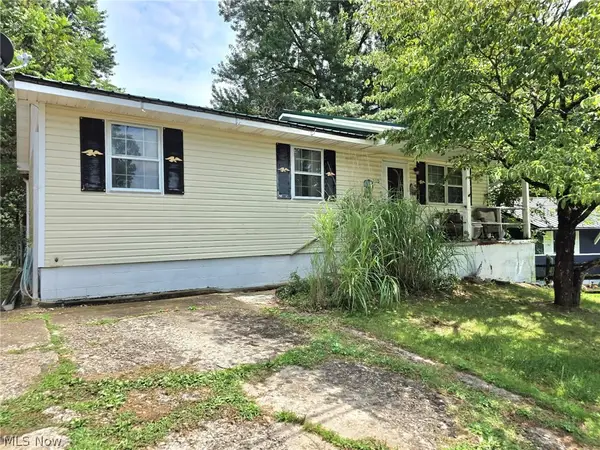 210 E 10th Street, Williamstown, WV 26187