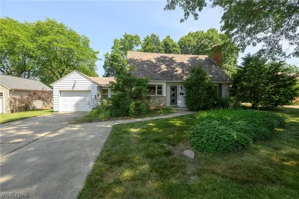 2035 Thornhill Drive, Akron, OH 44313