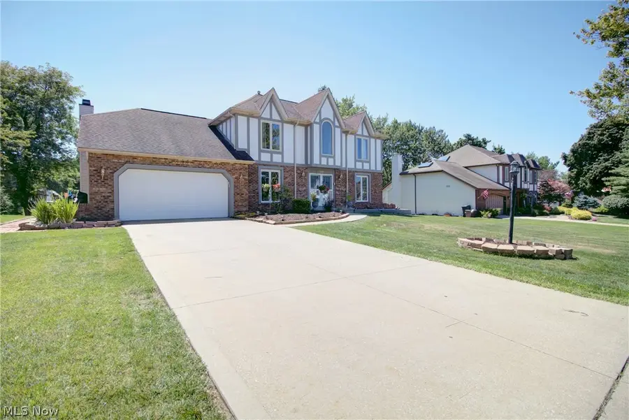 17639 Lexington Lane, Strongsville, OH 44136 - #2