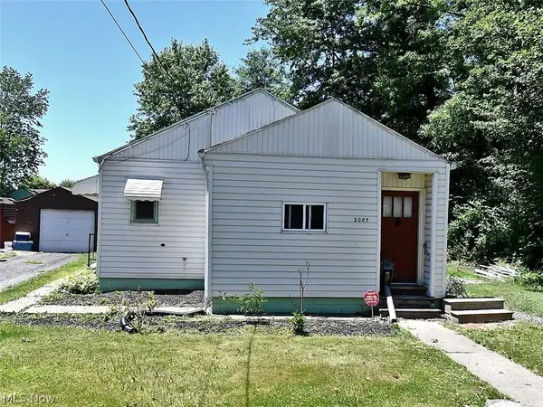 2085 Clermont Ne Avenue, Warren, OH 44483